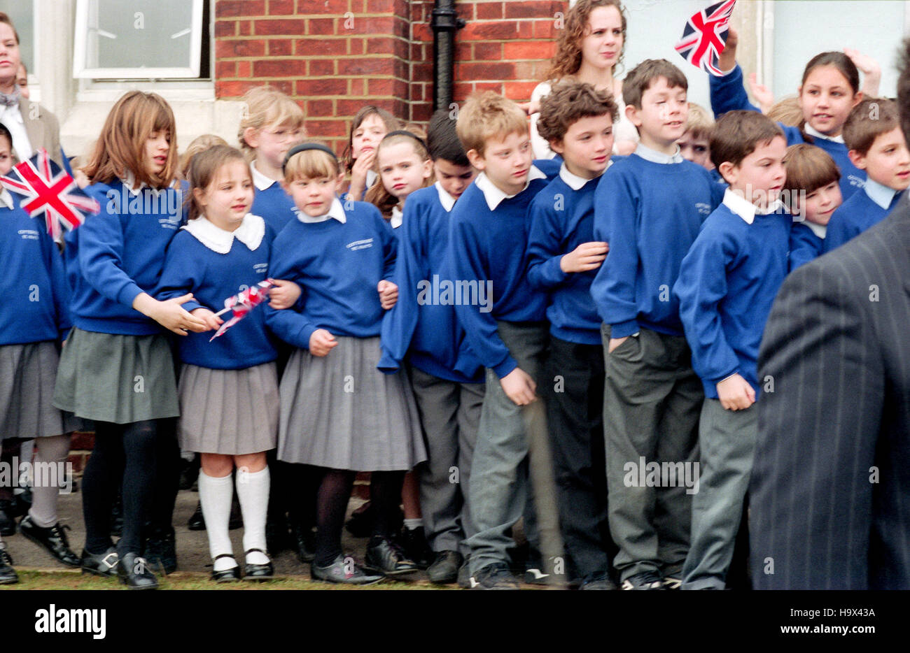 Son Altesse Royale le Prince Andrew visite de Cottesmore St Mary's RC École primaire à Hove, East Sussex, au moment où il était en service sur le HMS Cottesmore. Banque D'Images