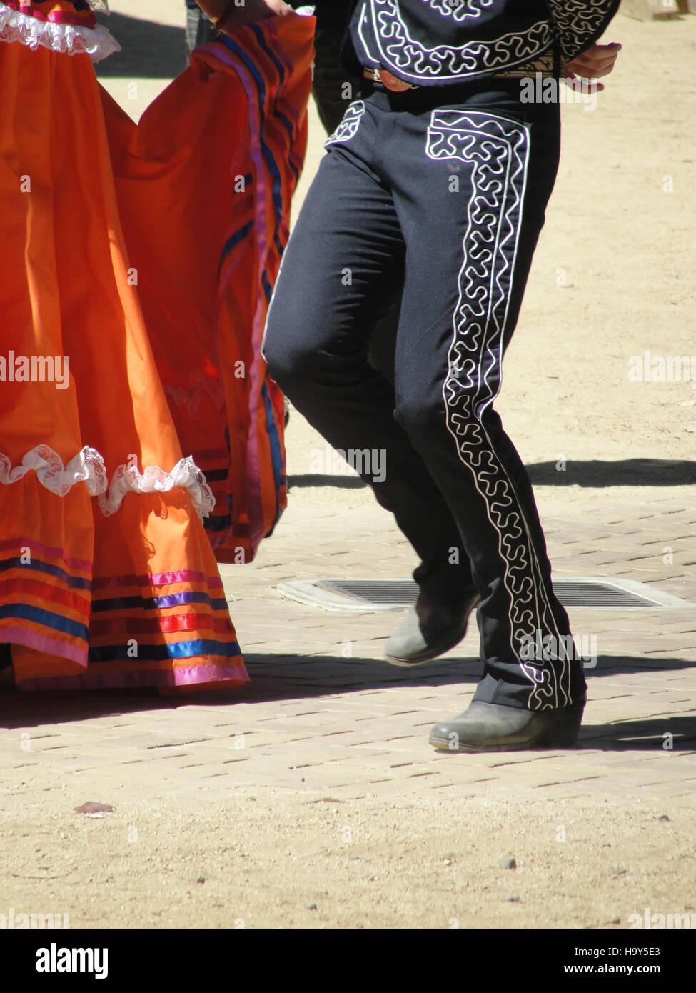 Ballet Folklorico s'est produit au San Jose Fandango, célébrant le patrimoine culturel par la danse tout en soulignant l'importance de préserver les parcs nationaux et leur histoire. Banque D'Images