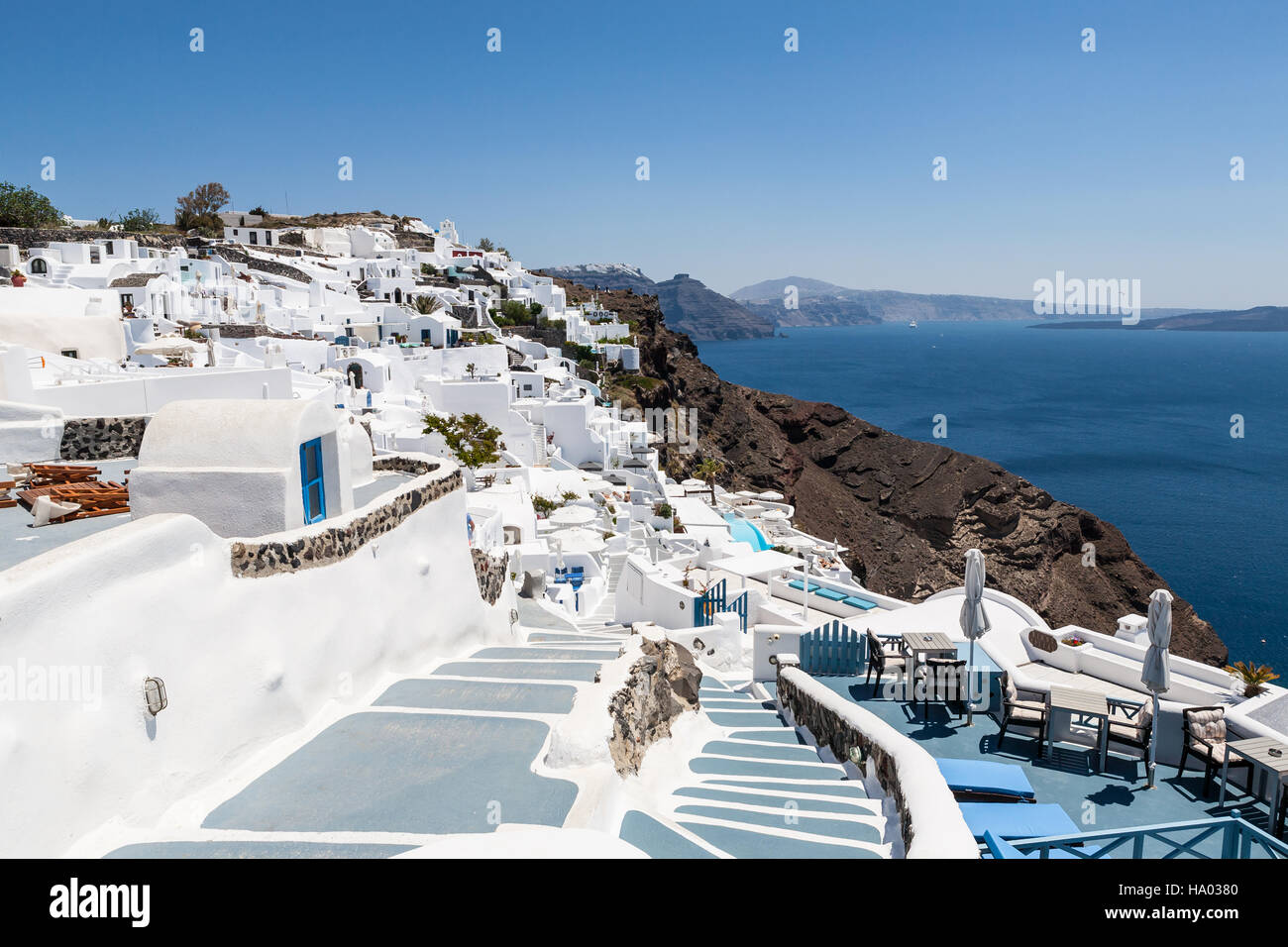 Vue spectaculaire dans les escaliers à Oia, Santorin, Grèce Banque D'Images