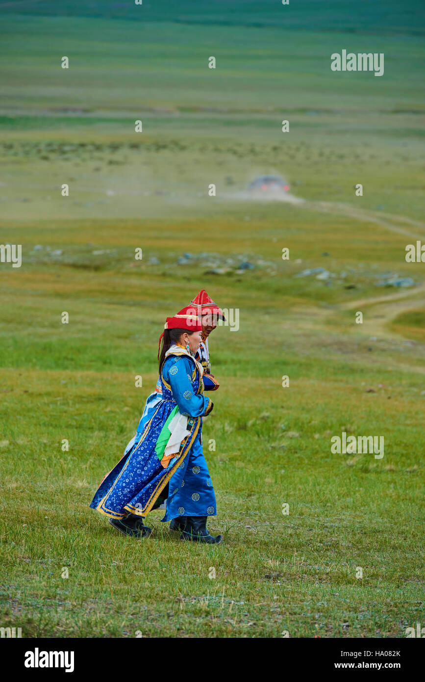 La Mongolie, province d'Uvs, l'ouest de la Mongolie, femme nomade dans la steppe Banque D'Images