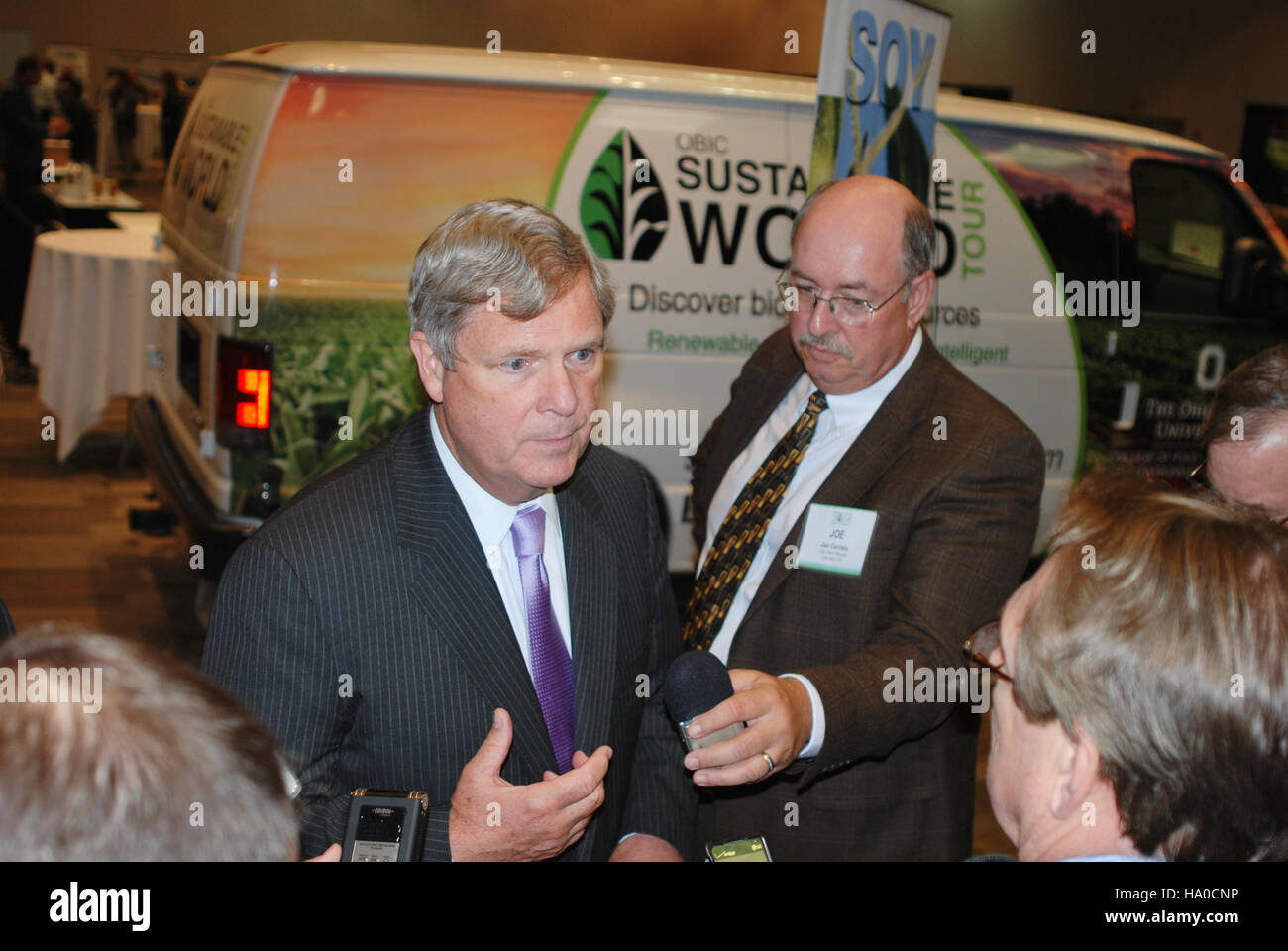 L'USDA se concentre sur les bioproduits et les pratiques agricoles durables sous la direction du secrétaire Tom Vilsack. Les efforts visent à accroître l'utilisation des ressources renouvelables, à réduire l'impact sur l'environnement et à créer des opportunités économiques dans le secteur agricole. Les bioproduits aident à réduire la dépendance aux combustibles fossiles tout en promouvant des alternatives écologiques. Banque D'Images