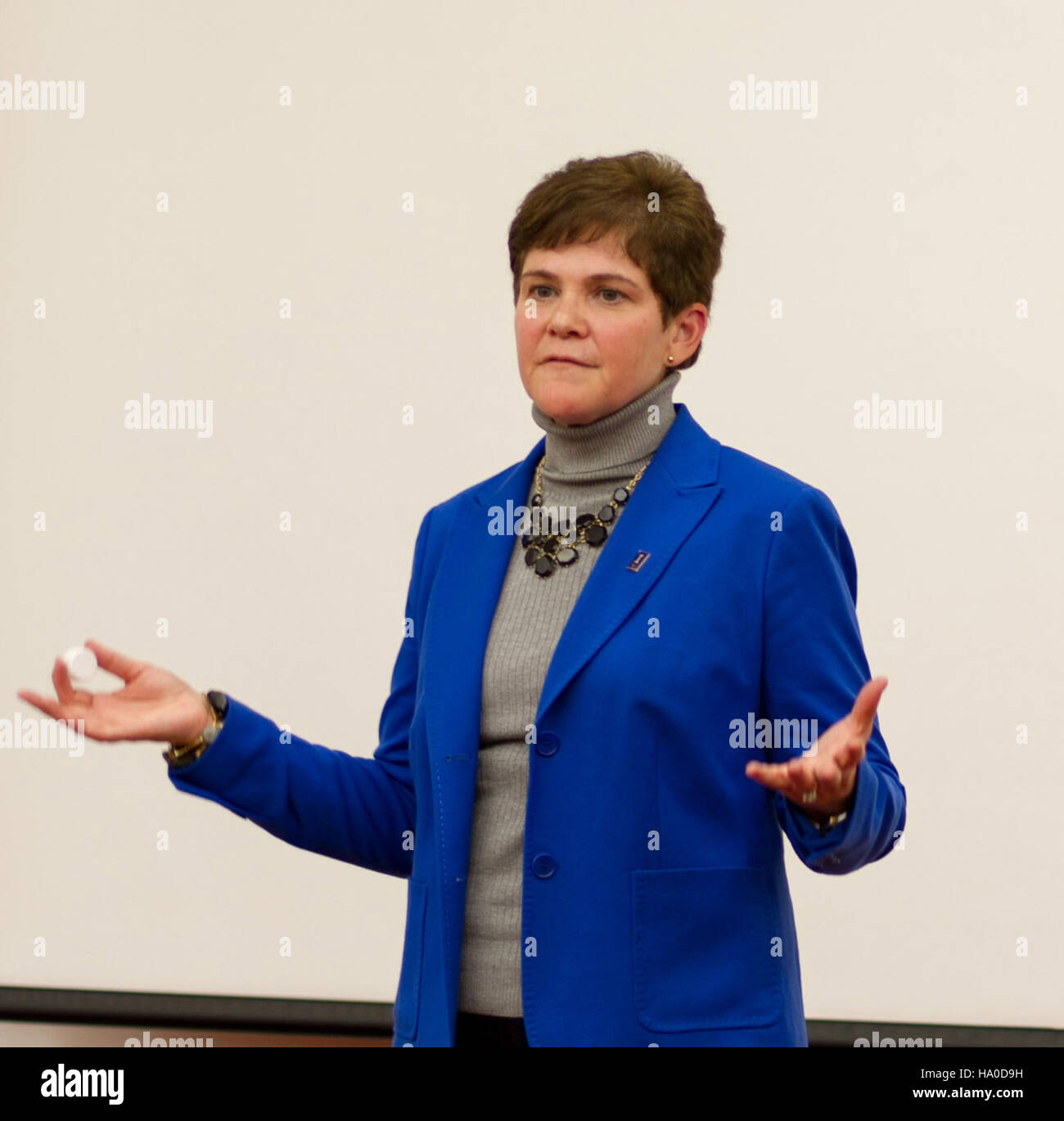 La réunion de la secrétaire adjointe Krysta Harden à l'Université de l'Illinois illustre le soutien continu de l'USDA à l'éducation et au développement agricoles, favorisant la collaboration entre les agences fédérales et les institutions universitaires. Banque D'Images