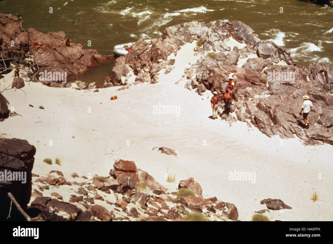 Sockdolager Rapids est une caractéristique importante du Grand Canyon, offrant une vue dynamique et pittoresque sur le puissant flux du fleuve Colorado et les formations géologiques qui l’entourent. Banque D'Images