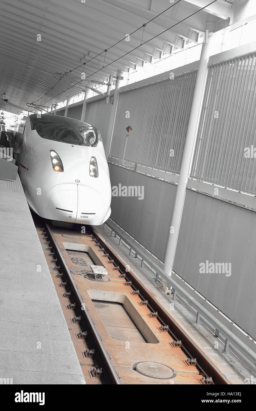 KUMAMOTO, Japon-LE 20 OCTOBRE : l'Shinkansen-New Kyushu construit 2004-2011 couvre la ligne 256,8 kms.distance entre Hakata et Kagoshima-Chuo. Banque D'Images