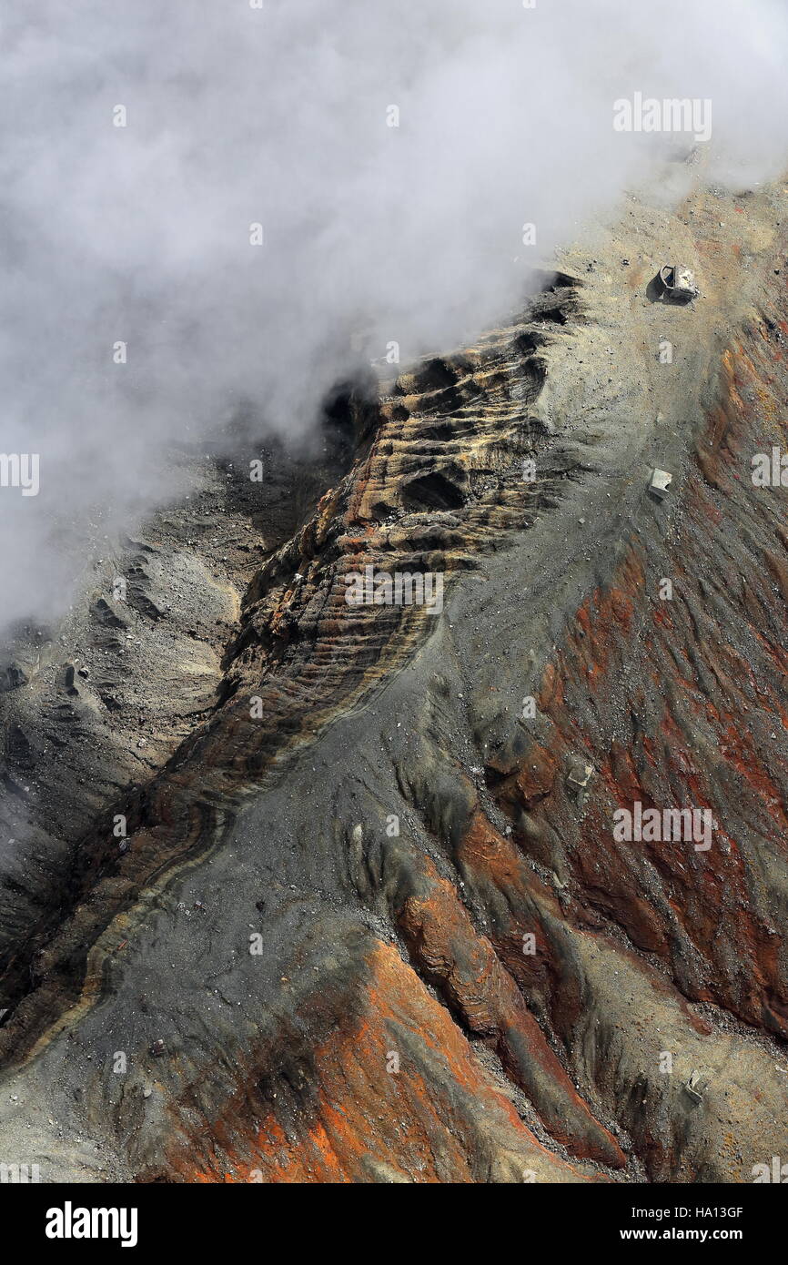 Aso san-mount plus grand volcan en activité au Japon - parmi les plus grands du monde. 25 kms.N-S et 18 kms.E-W et à 120 km de circonférence et 1592 caldera.ms.de haut. Banque D'Images