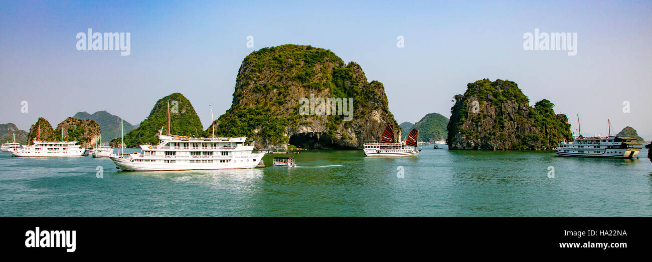 La baie d'Halong, Vietnam, Asie Banque D'Images