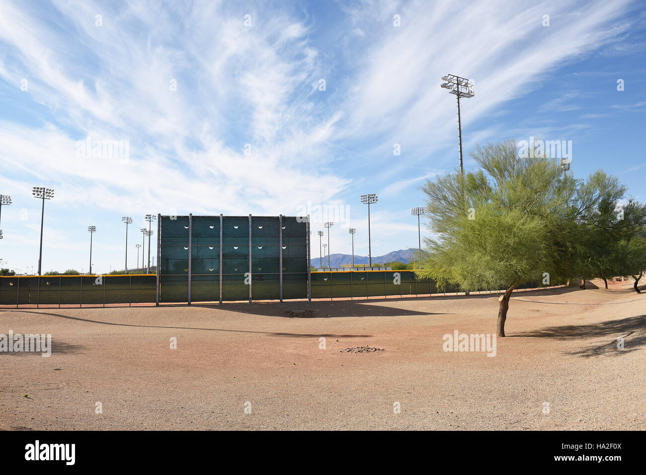 Surprise Stadium Champ pratique Hitters en toile de fond. L'installation est le lieu d'entraînement des Rangers et les Royals Banque D'Images
