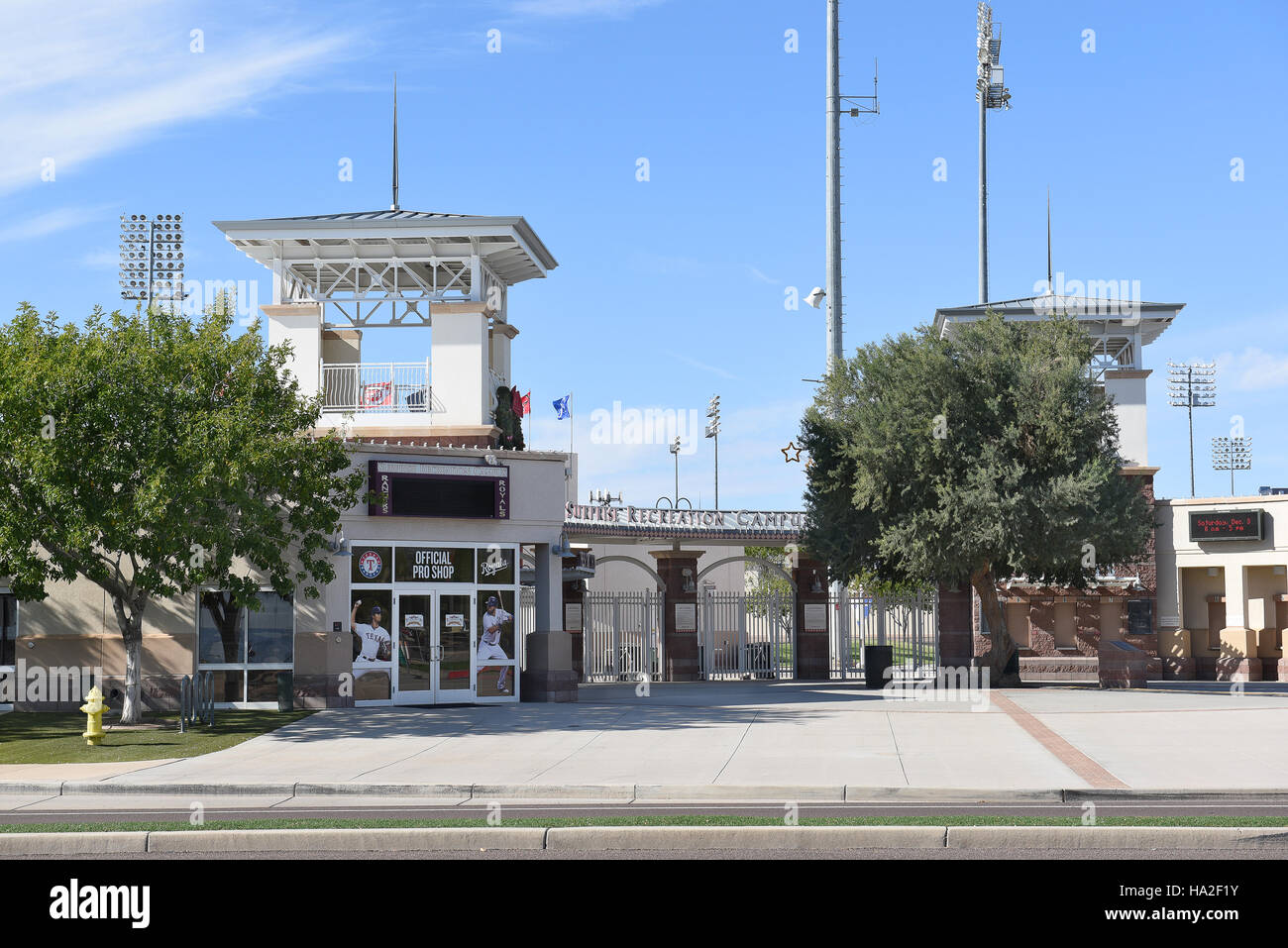 Surprise Stadium Entrée principale. L'installation est le lieu d'entraînement des deux gammes du Texas et Kansas City Royals Banque D'Images