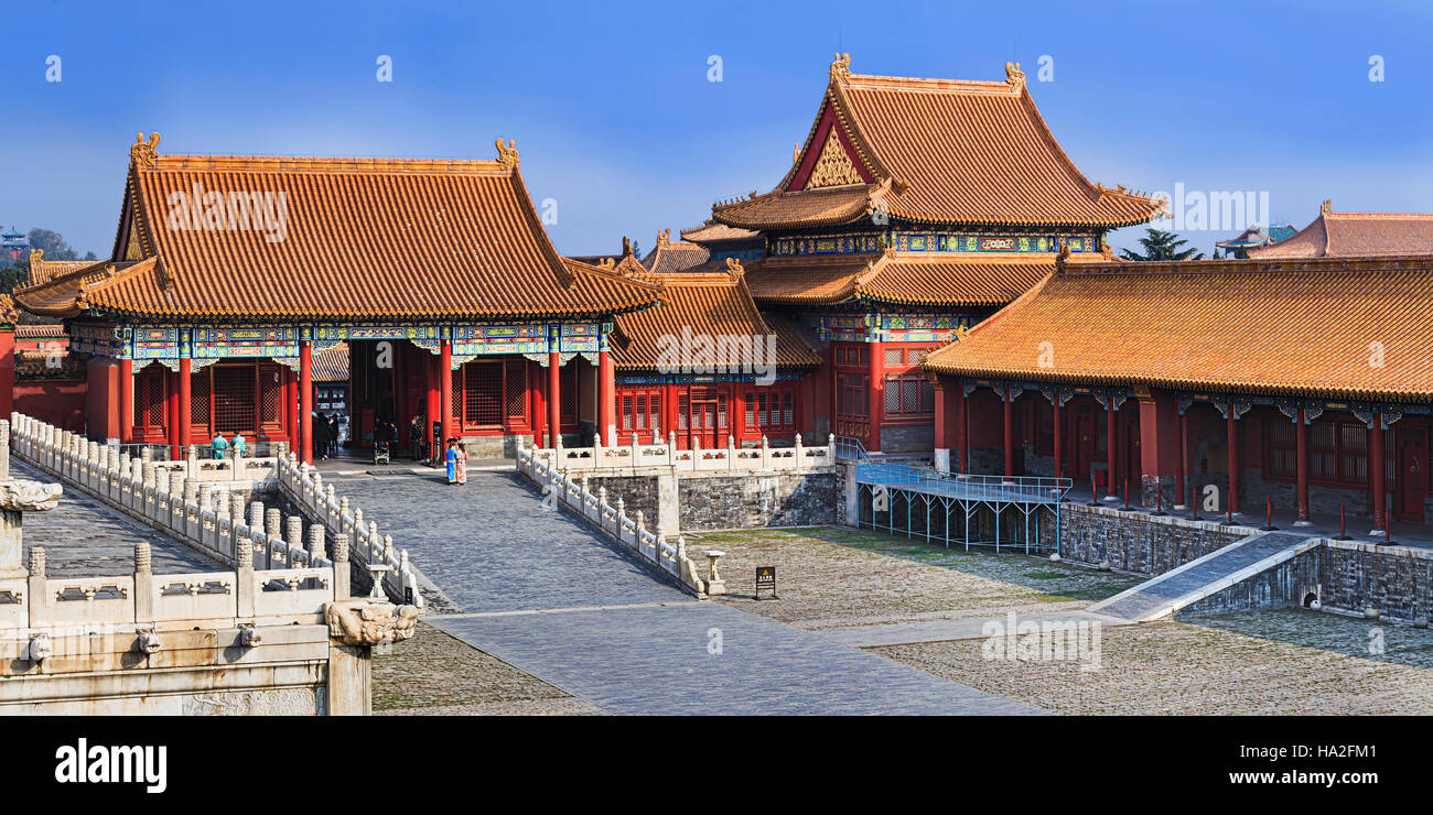 Coin de la cour impériale chinoise forbidden city palace et de l'ancienne résidence des empereurs de Chine lors d'une journée ensoleillée sous le ciel bleu Banque D'Images