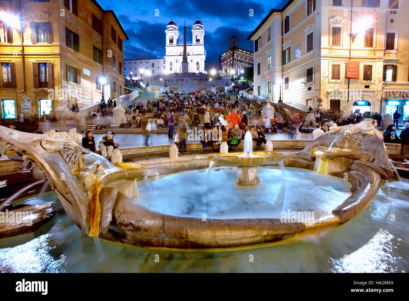 Fontana della Barcaccia fontaine sur la Piazza di Spagna, Rome, Italie Banque D'Images