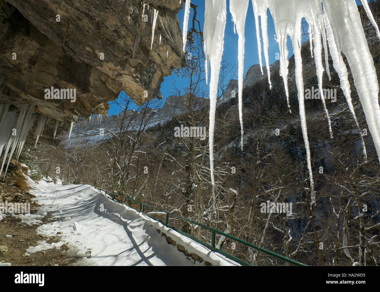 Les glaçons dans une haute vallée, parc national Ordesa y Monte Perdido, Espagne Banque D'Images