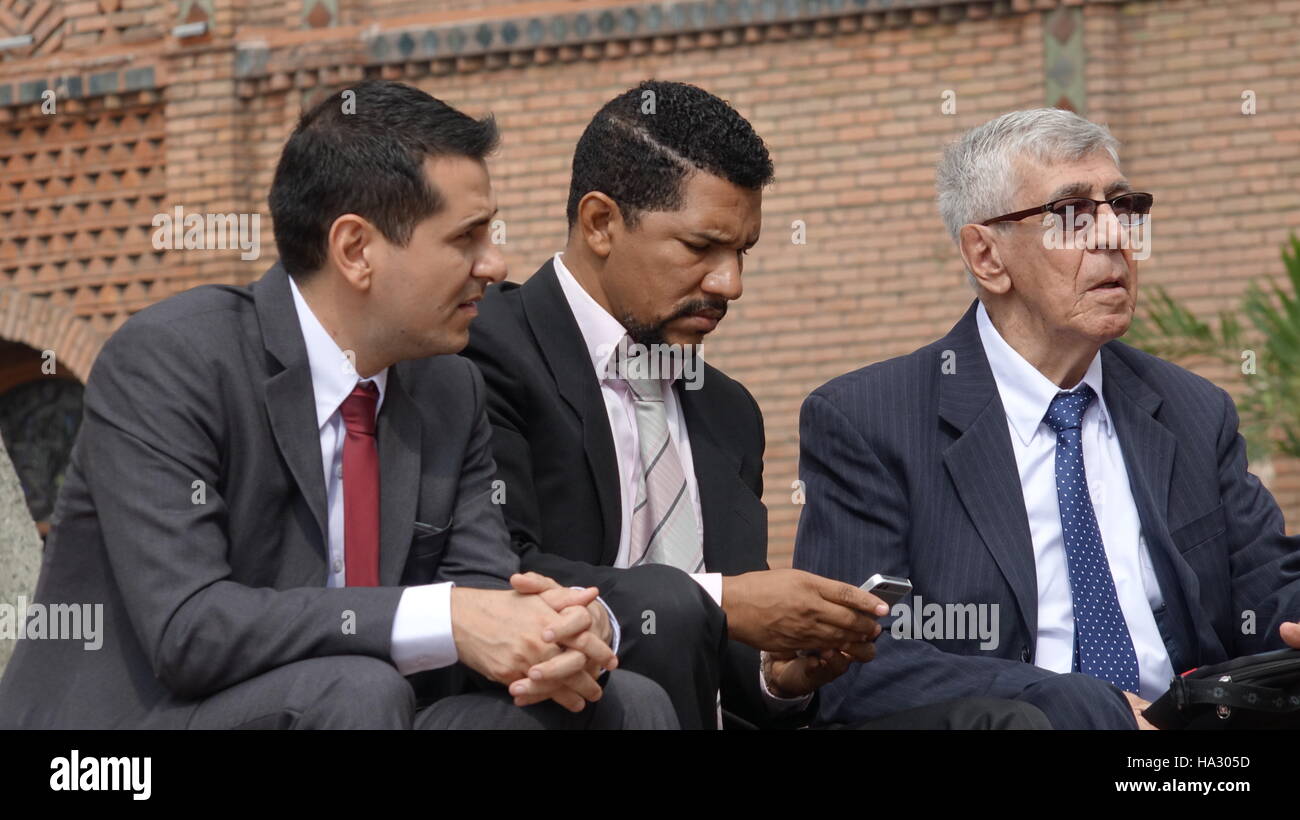 Les hommes d'affaires en pause Banque D'Images