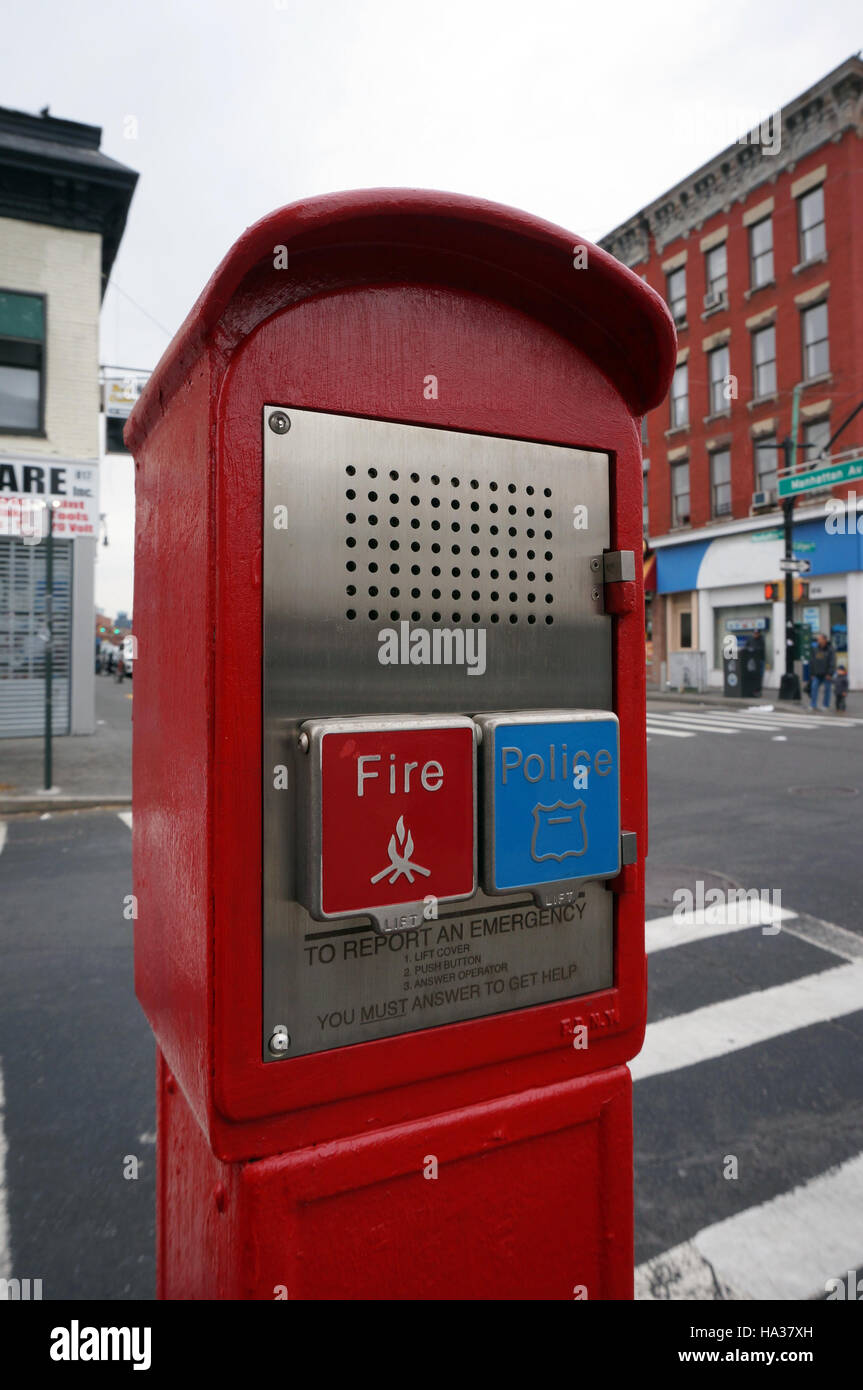 Appel d'urgence d'incendie et de police fort Banque D'Images