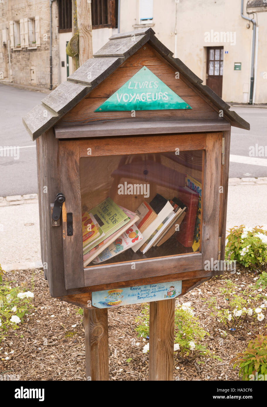 Livres voyageurs ou l'échange de livres fort Ressons Le Long, Picardie, France, Europe Banque D'Images