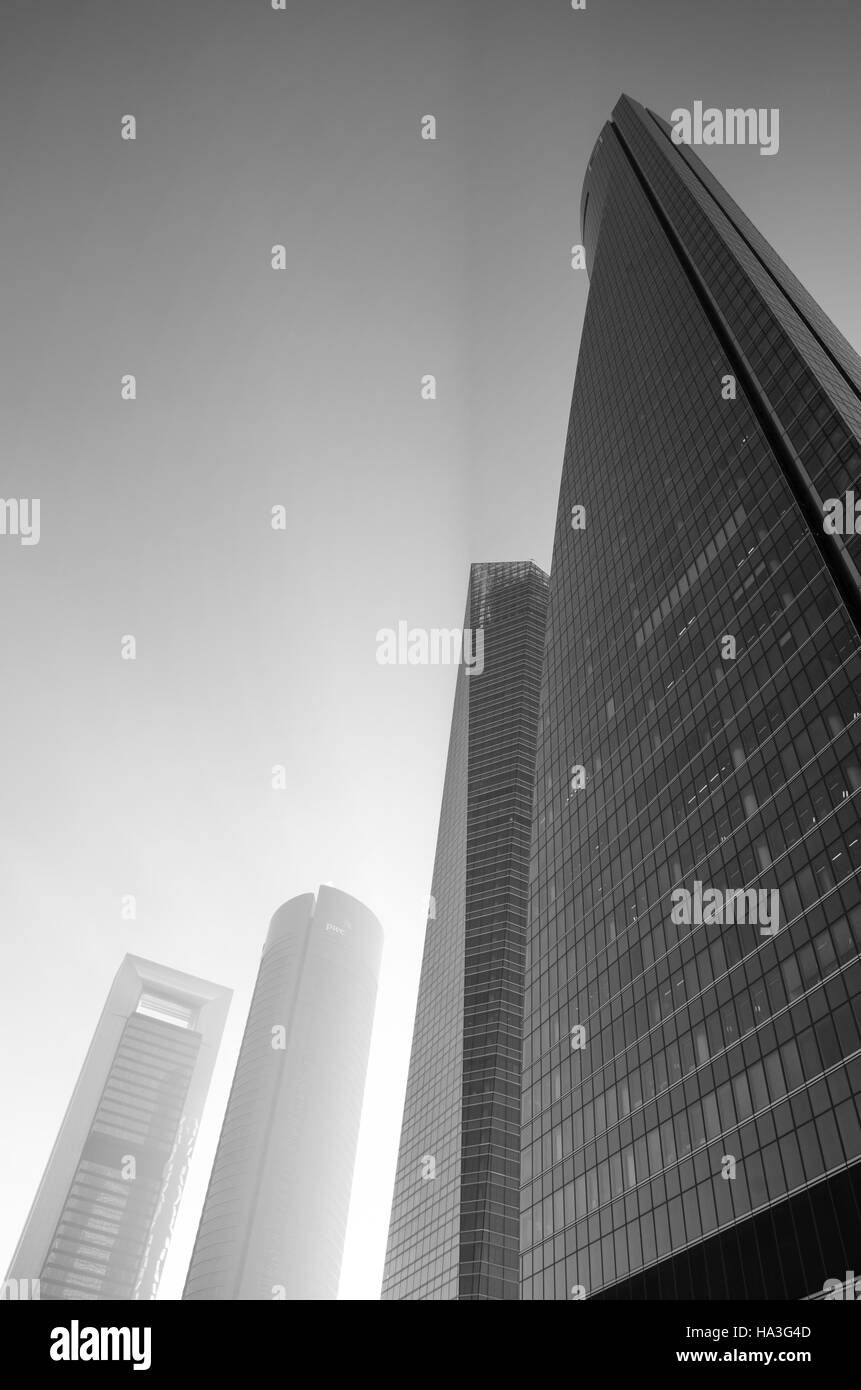 MADRID, ESPAGNE-4 MAI : photo monochrome de Cuatro Torres centre financier à Madrid le 4 mai 2013. Banque D'Images