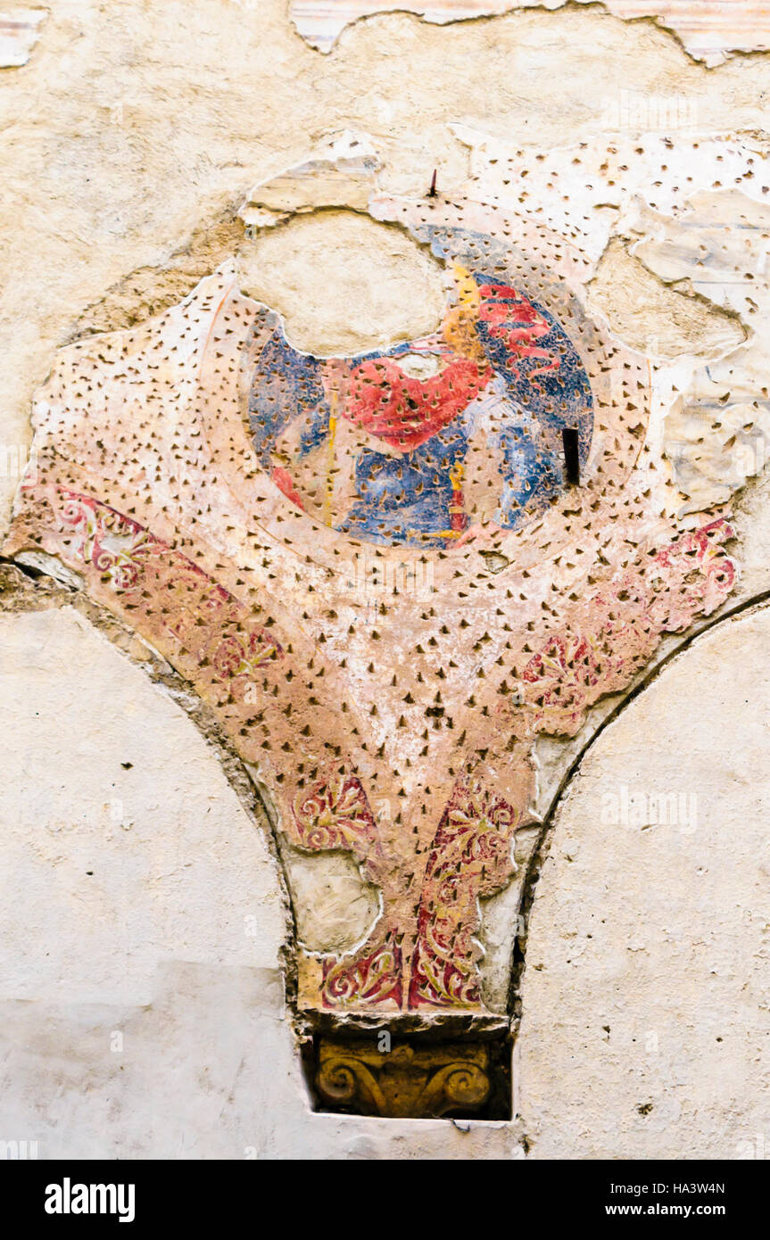 L'une des nombreuses fresques religieuses sur un mur en Citta Alta, Bergame, Italie Banque D'Images