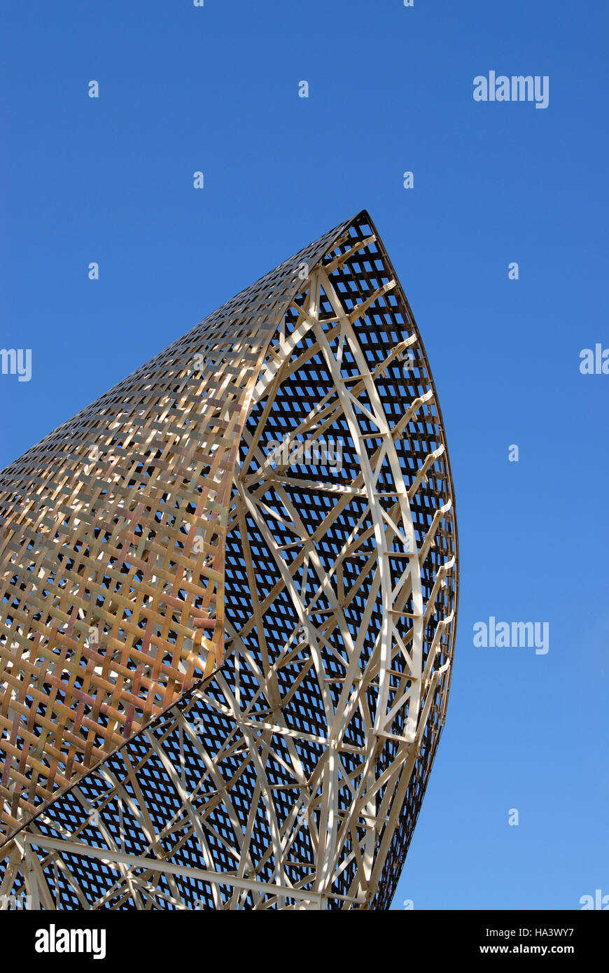 Close-up of Frank Owen Gehry's Fish (Peix) sculpture à Port Olimpic, le secteur riverain de Barcelone, Catalogne, Espagne, Europe Banque D'Images