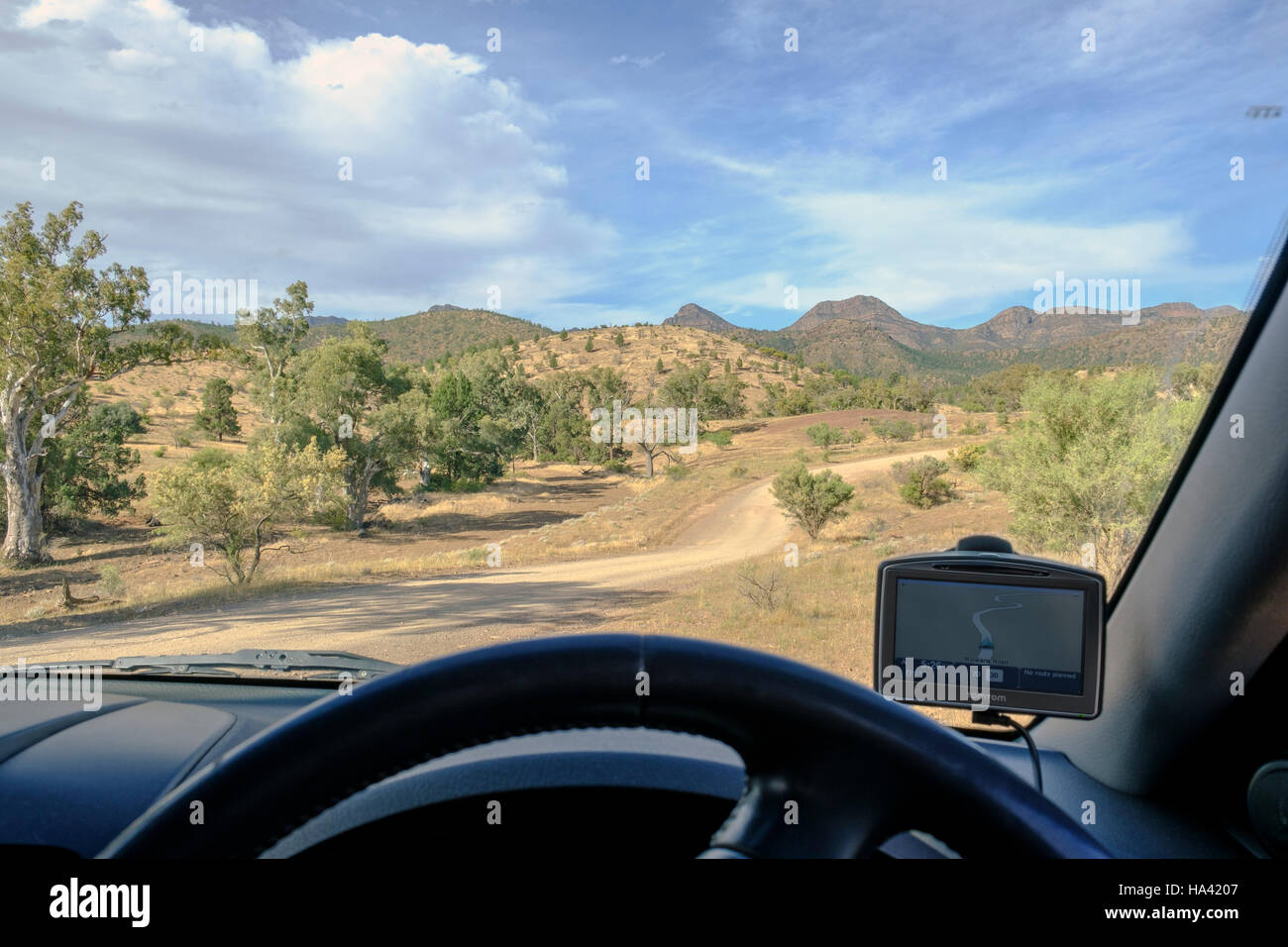 Un GPS de voiture montre le chemin dans les Flinders Ranges, Outback Australie du Sud Banque D'Images