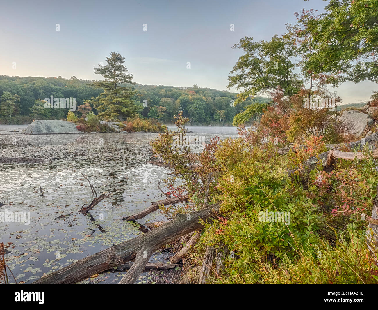 Parc d'État Harriman, l'État de New York à l'automne par le lac beauté dans la nature Banque D'Images