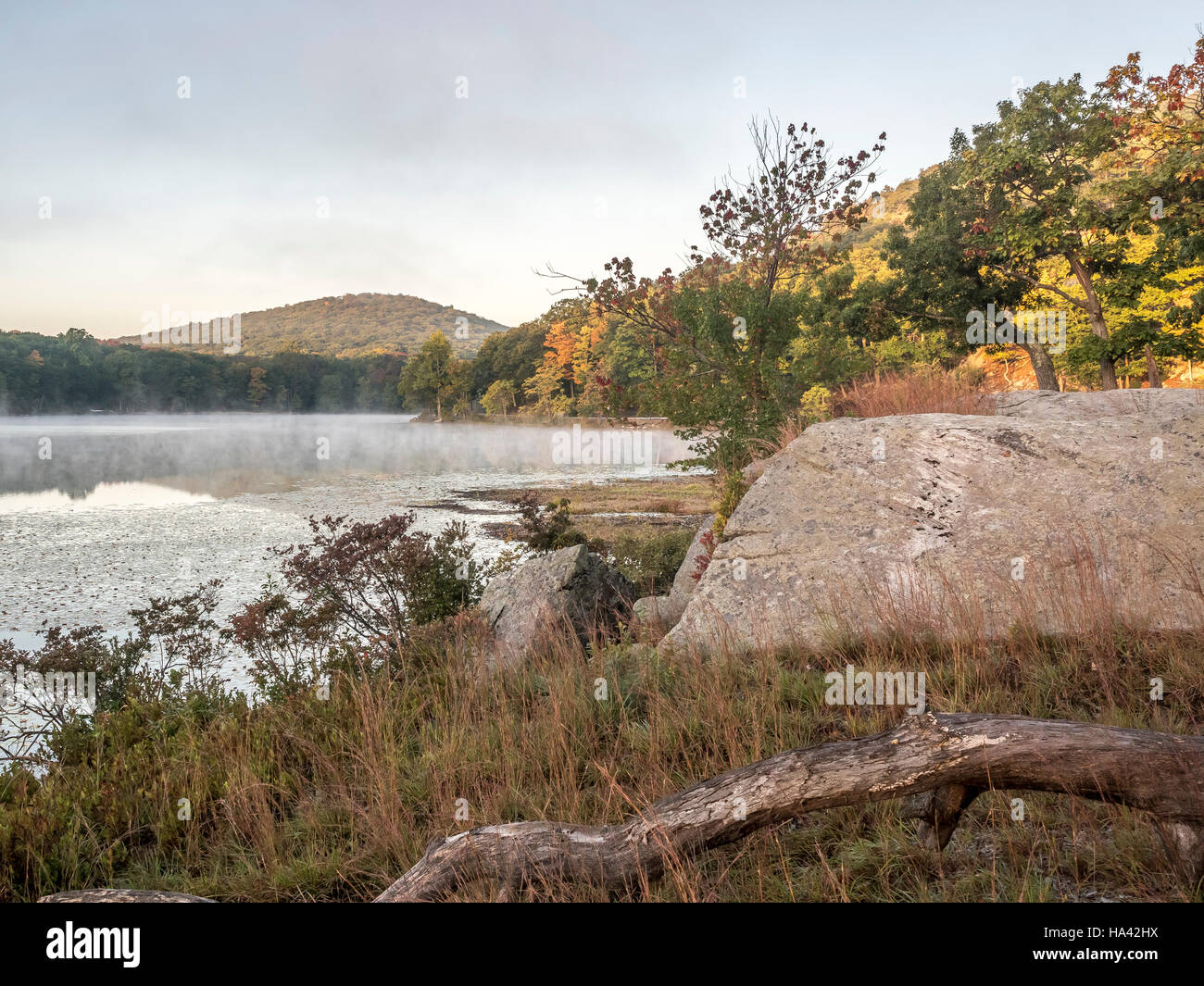 Parc d'État Harriman, l'État de New York à l'automne par le lac beauté dans la nature Banque D'Images