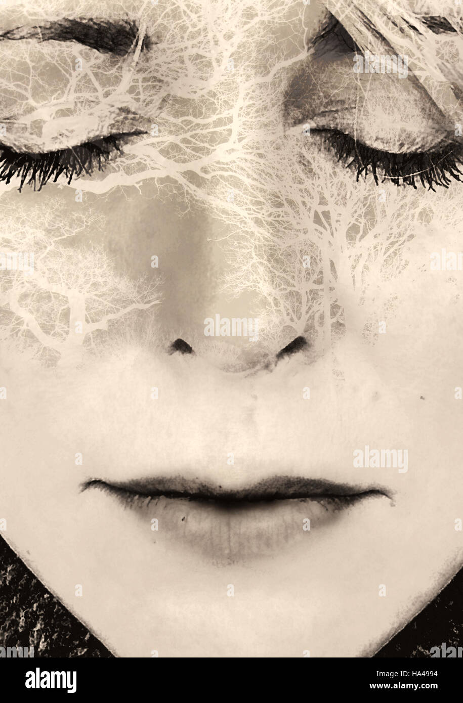 Portrait de la jeune femme aux yeux clos Banque D'Images