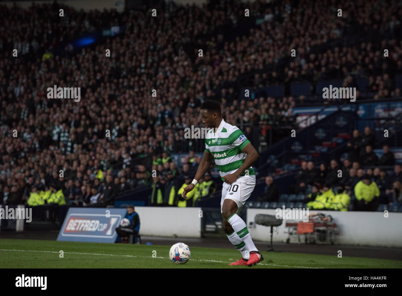 Aberdeen v Celtic, Betrfred finale de Coupe de Ligue, Glasgow, Royaume-Uni. 27 Nov, 2016. Moussa Dembele attaques pour crédit : Tony Clerkson celtique/Alamy Live News Banque D'Images