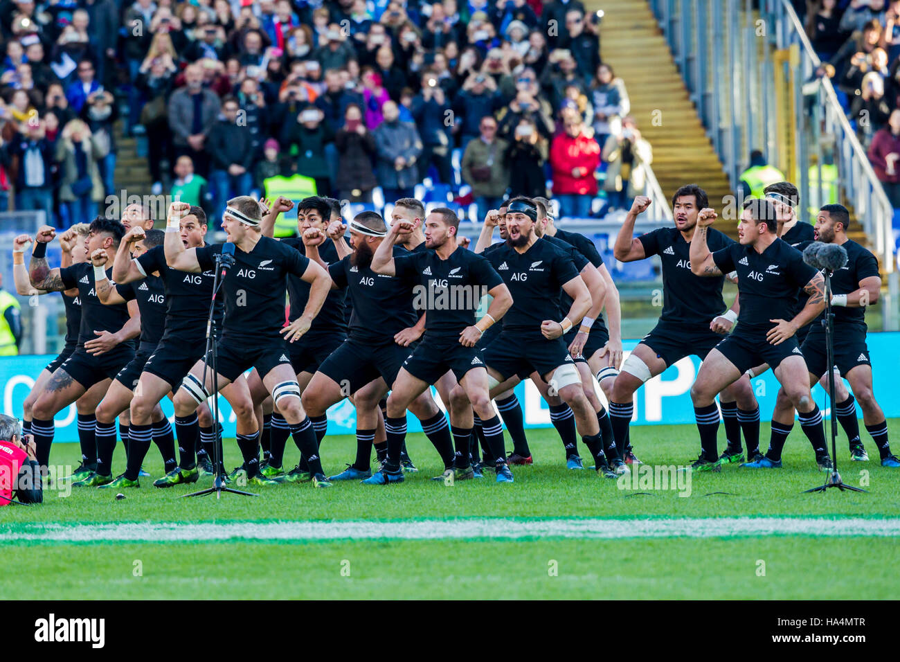 Roma ITALIE - 12 novembre 2016 - Rugby - Stadio Olimpico à Rome - Rugby - Test Match Italie Nouvelle Zélande - Nouvelle-Zélande équipe effectue le Haka Banque D'Images