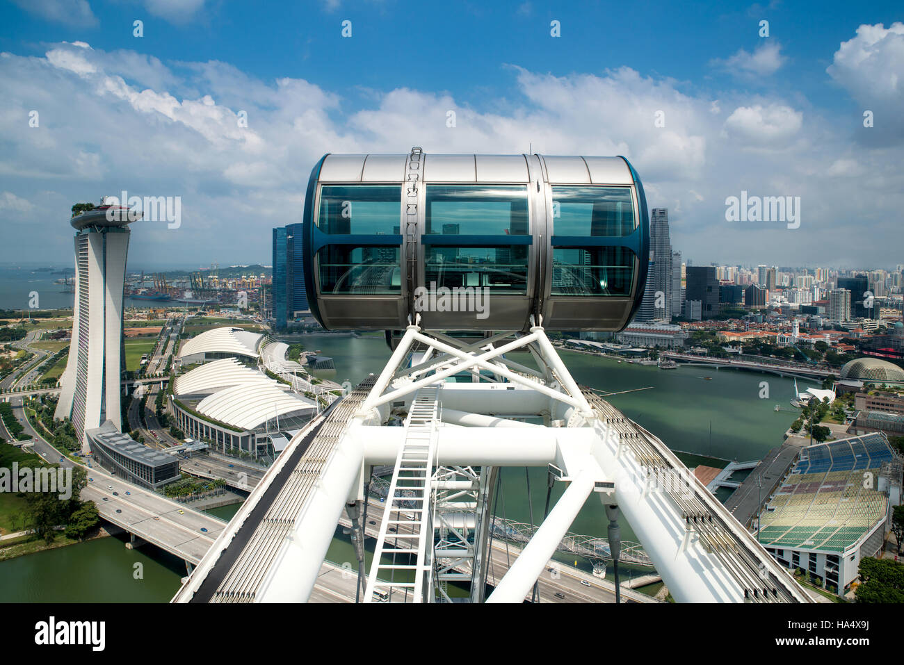 Vue aérienne de gratte-ciel de Singapour à Singapour. Singapore Flyer. Banque D'Images