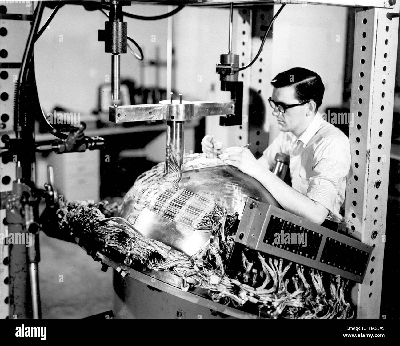 Une initiative du ministère de l'énergie est axée sur la recherche scientifique, l'efficacité énergétique et la protection de l'environnement, contribuant ainsi à la réalisation des objectifs nationaux et mondiaux de durabilité. Banque D'Images