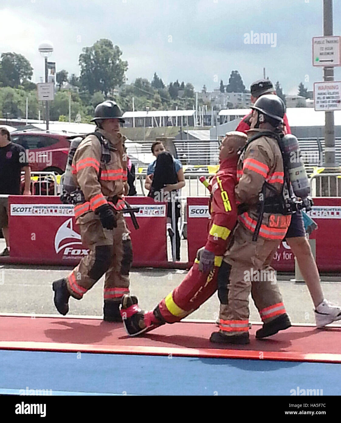 Les pompiers de Hanford 19720461885 departmentofenergy concurrence sur Scott Firefighter Combat Challenge Banque D'Images