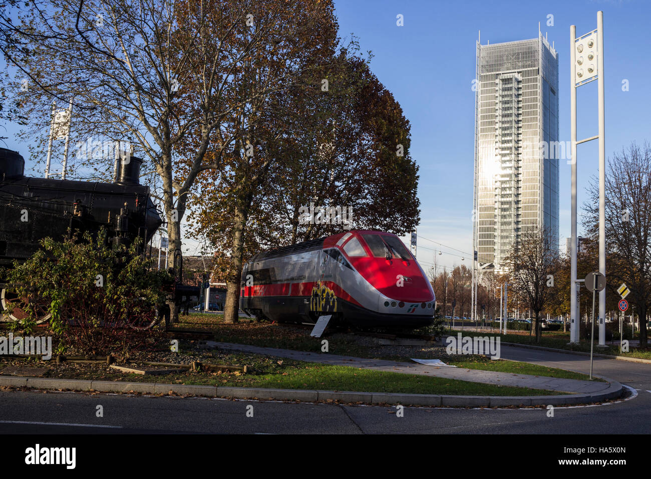 La TAV et gratte-ciel Intesa Sanpaolo à Turin, Italie Banque D'Images