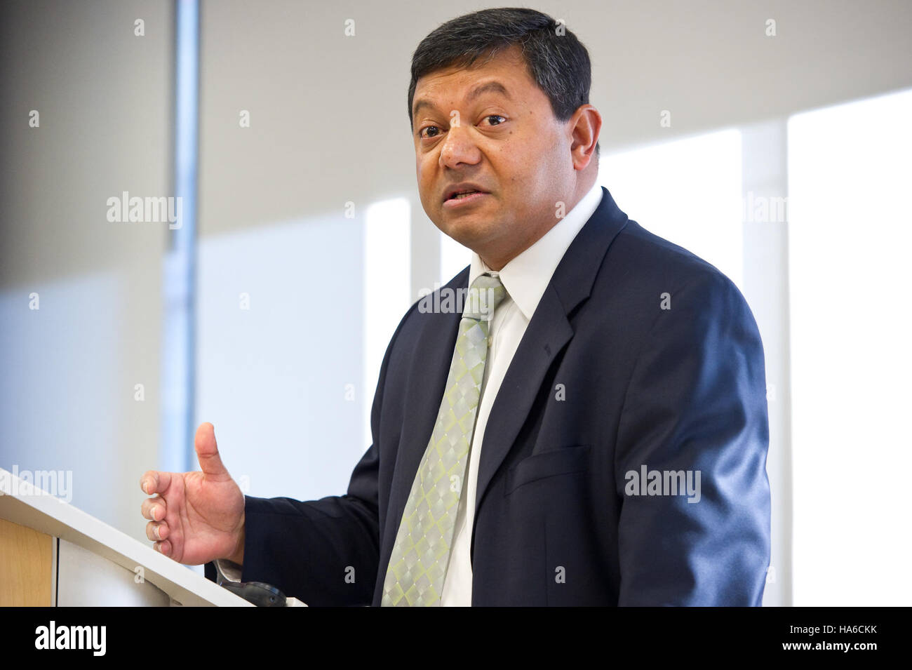 Le ministère de l'énergie participe à des projets énergétiques axés sur la durabilité et la protection de l'environnement, en veillant à ce que les systèmes énergétiques soient optimisés pour des avantages écologiques et économiques à long terme. Banque D'Images