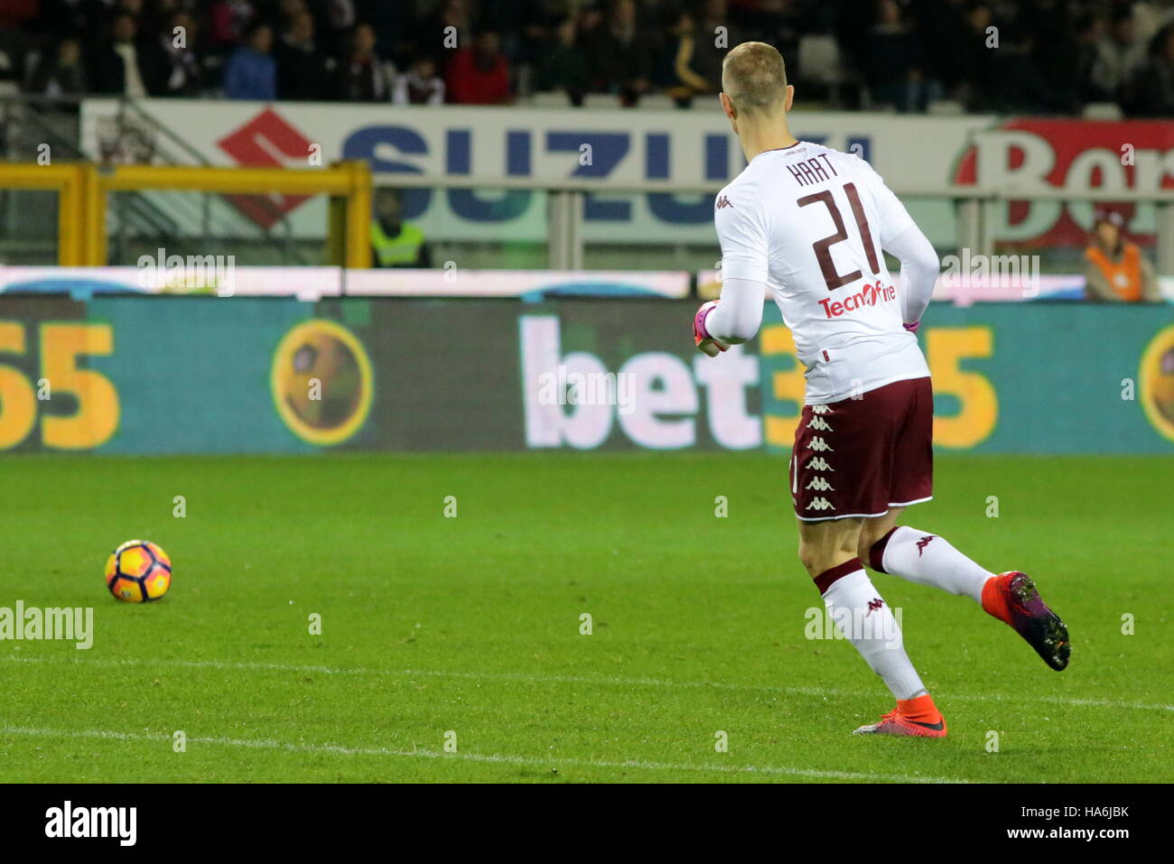 Joe Hart de Torino FC pendant la série d'un match de football entre Torino FC et l'AC Chievo Vérone. Torino FC gagne par-dessus AC Chievo Vérone pour 2-1. (Photo par Massimiliano Ferraro / Pacific Press) Banque D'Images