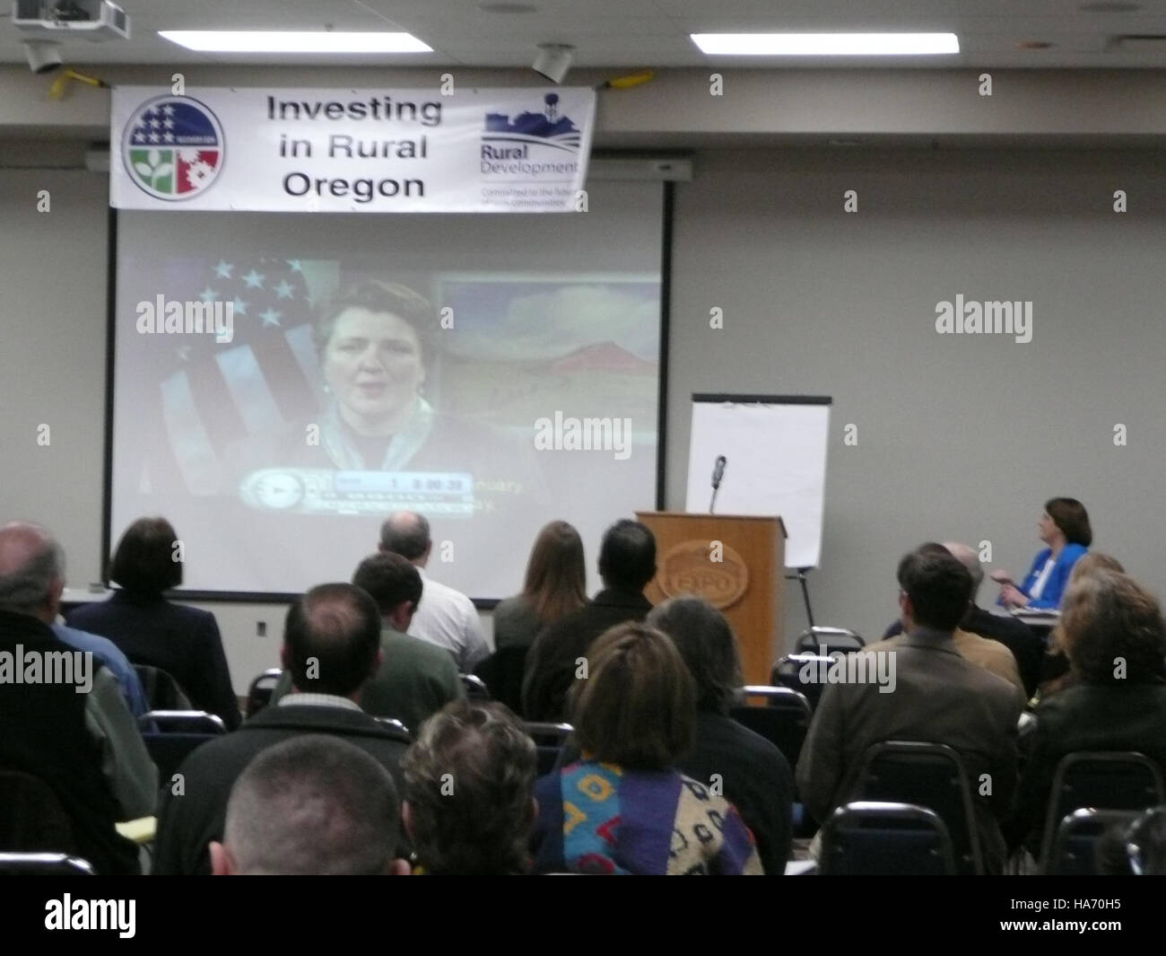 Un forum de l'USDA tenu à Albany, Oregon, a porté sur le développement économique rural, discutant des politiques qui ont un impact sur les communautés locales et les efforts de gestion des parcs nationaux. Banque D'Images