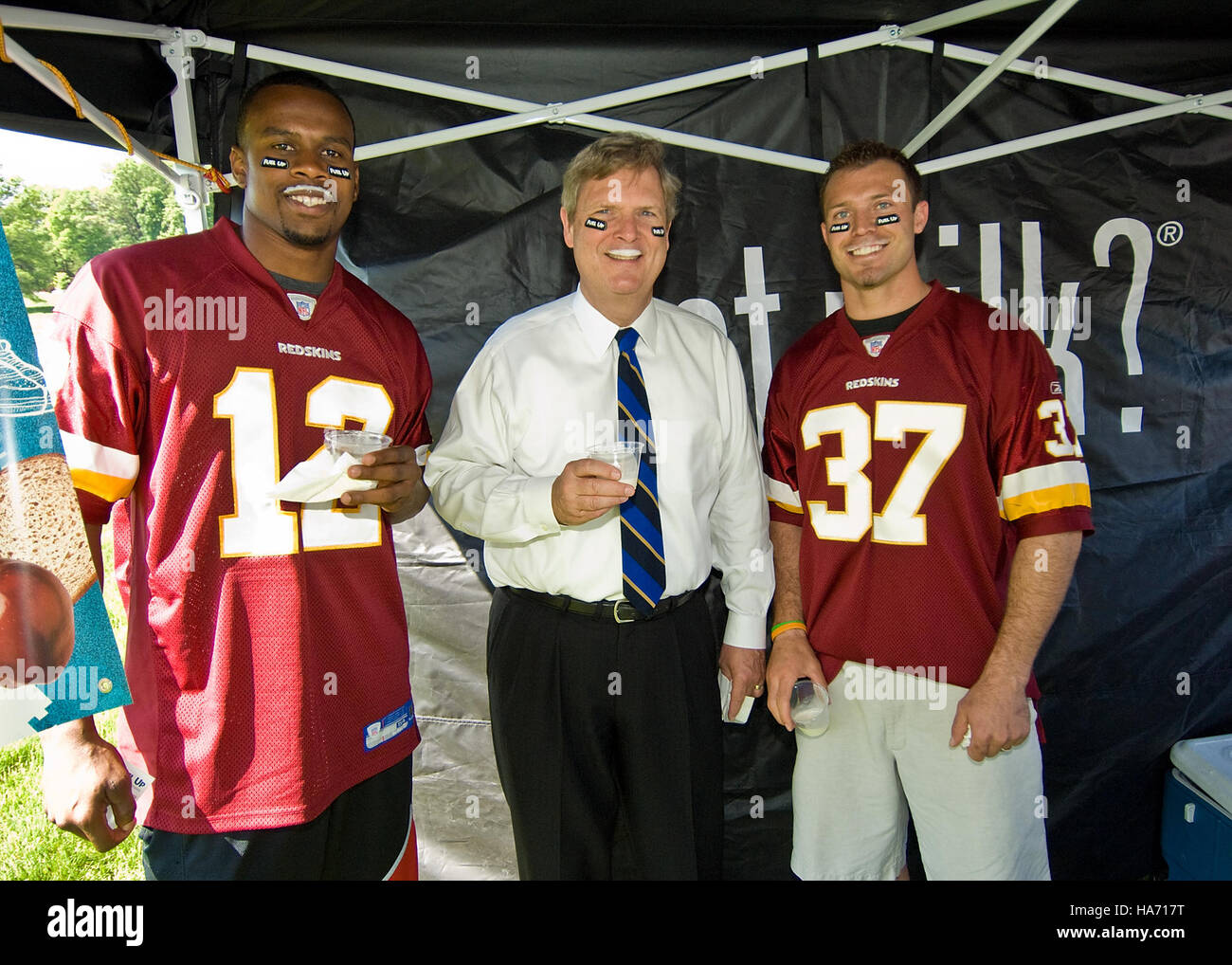 Un événement de collaboration entre le Dairy Council of America, Fuel Up to Play 60, et la National Football League au National Arboretum de Washington D.C. met l'accent sur la promotion d'une alimentation saine, de l'activité physique et de l'engagement communautaire. Banque D'Images