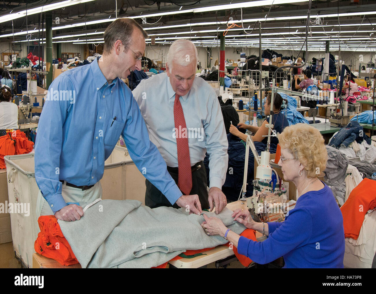 Le rapport annuel de l'American Recovery and ReInvestment Act (ARRA) de l'USDA souligne les progrès réalisés dans le développement rural, la croissance des entreprises et de l'industrie et les efforts de relance économique aux États-Unis. Banque D'Images