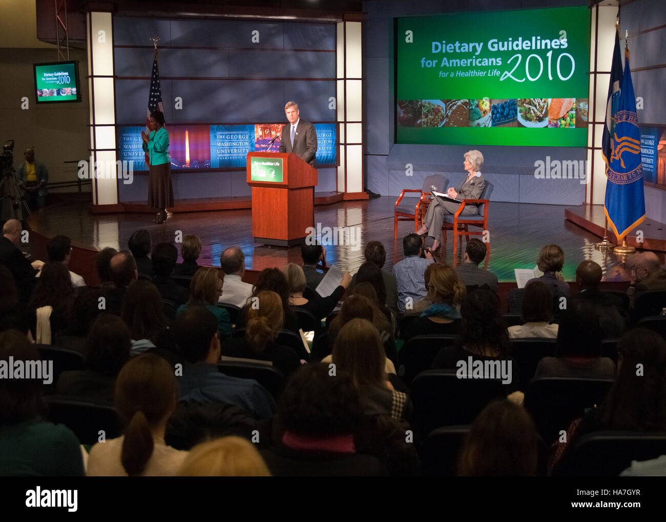 L’USDA, en collaboration avec le ministère de la santé et des services sociaux, a annoncé les lignes directrices diététiques 2010 pour les Américains, visant à promouvoir la santé par la nutrition et le bien-être. Banque D'Images