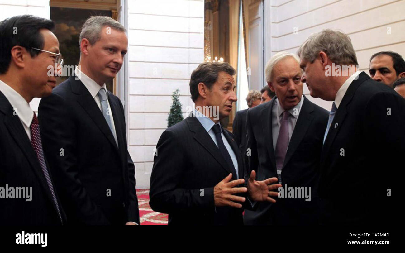 Le président français Nicolas Sarkozy et le secrétaire américain à l’Agriculture Tom Vilsack se rencontrent au Palais de l’Elysée pour discuter des politiques agricoles et de la coopération internationale en matière de sécurité alimentaire et de pratiques agricoles durables. Banque D'Images