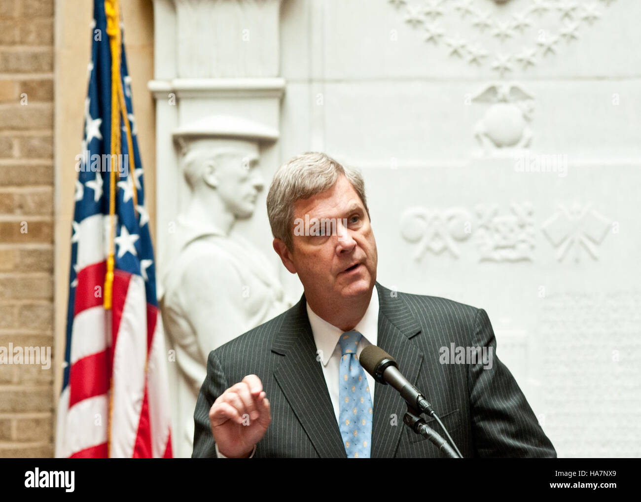 Le secrétaire à l'Agriculture Tom Vilsack participe au coup d'envoi du CFC, faisant la promotion de la charité et de la participation communautaire au sein du ministère de l'Agriculture. Cet événement souligne l’engagement du Ministère envers la fonction publique et les causes caritatives. Banque D'Images