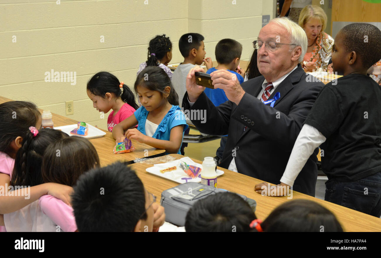 Une image de Silver Spring, montrant l'intersection de la science naturelle et de la politique en matière de gestion des terres. Cette photo souligne les efforts en cours pour protéger les écosystèmes et promouvoir la durabilité par des actions gouvernementales et des recherches scientifiques. Banque D'Images