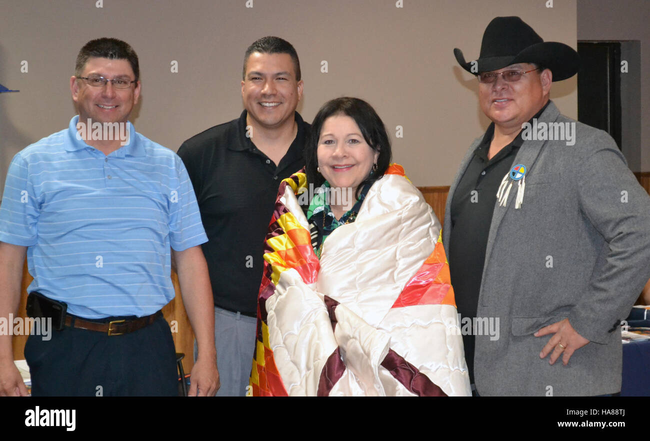 Cette image du bureau de développement rural de l'USDA met en évidence une foire au logement rural à Sisseton, Dakota du Sud. L’événement promeut les possibilités d’accession à la propriété dans les communautés rurales et met en valeur les efforts de l’USDA pour soutenir le développement du logement et la croissance économique dans les zones rurales. Banque D'Images