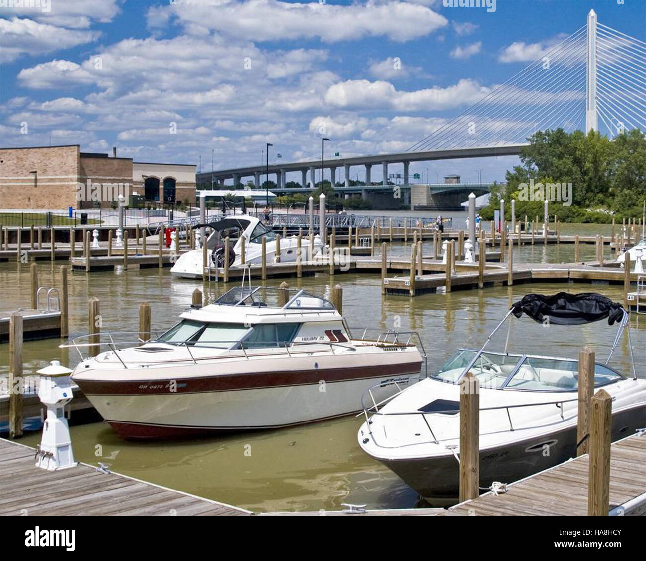 Skyway Marina, située à Toledo, Ohio, est une ancienne Marina de Glass City, maintenant gérée par le département des ressources naturelles de l'Ohio. C'est un site de loisirs et d'étude écologique, contribuant aux efforts de préservation et de conservation de la faune. Banque D'Images