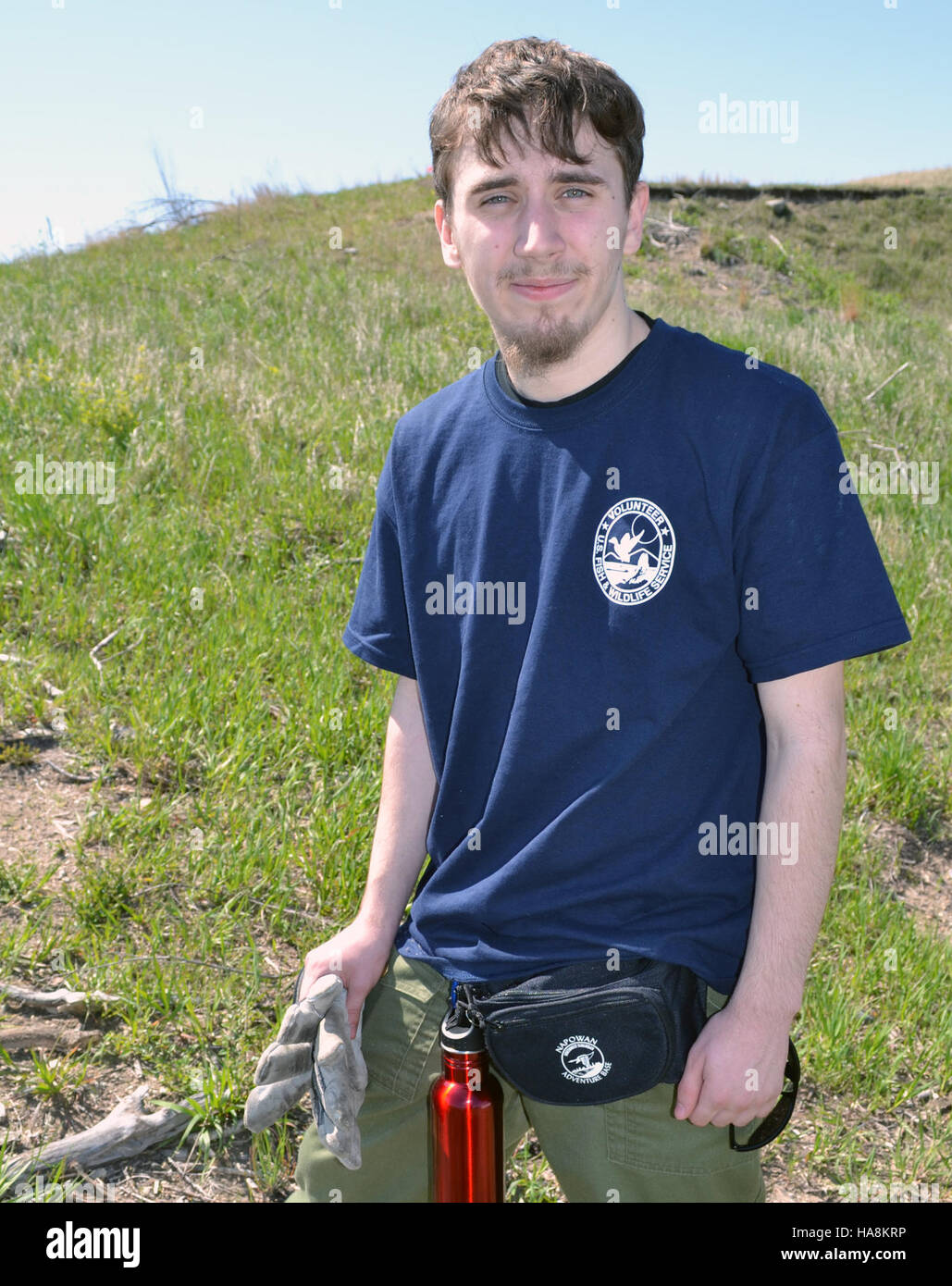 Eagle Scout Bradley participe à un projet de conservation dans un parc national, contribuant ainsi à la gérance de l’environnement et à la protection des ressources naturelles. Banque D'Images