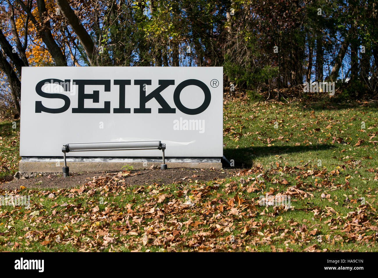 Un logo affiche à l'extérieur d'un établissement occupé par la Seiko  Corporation of America de Mahwah, New Jersey le 5 novembre 2016 Photo Stock  - Alamy