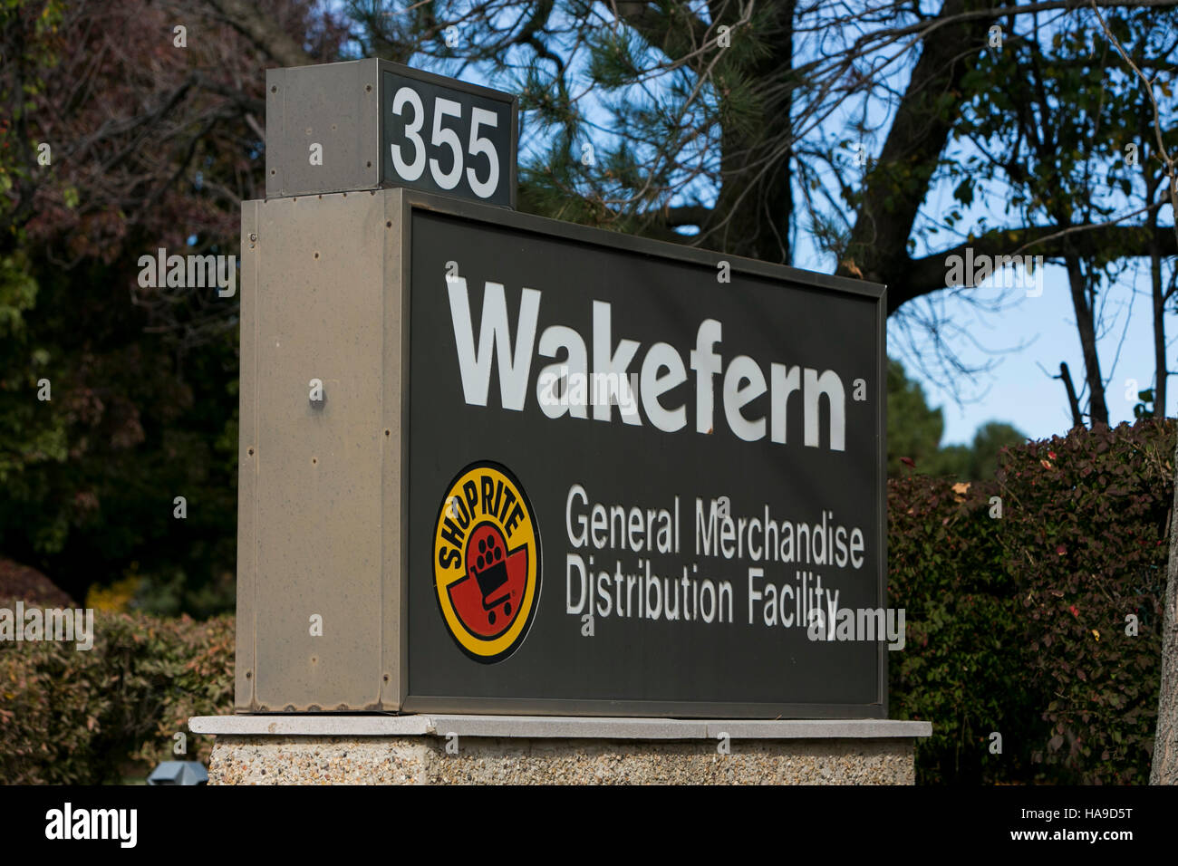 Un logo affiche à l'extérieur d'un établissement occupé par la Wakefern Food Corporation à Monroe Township, New Jersey le 6 novembre 2016. Banque D'Images