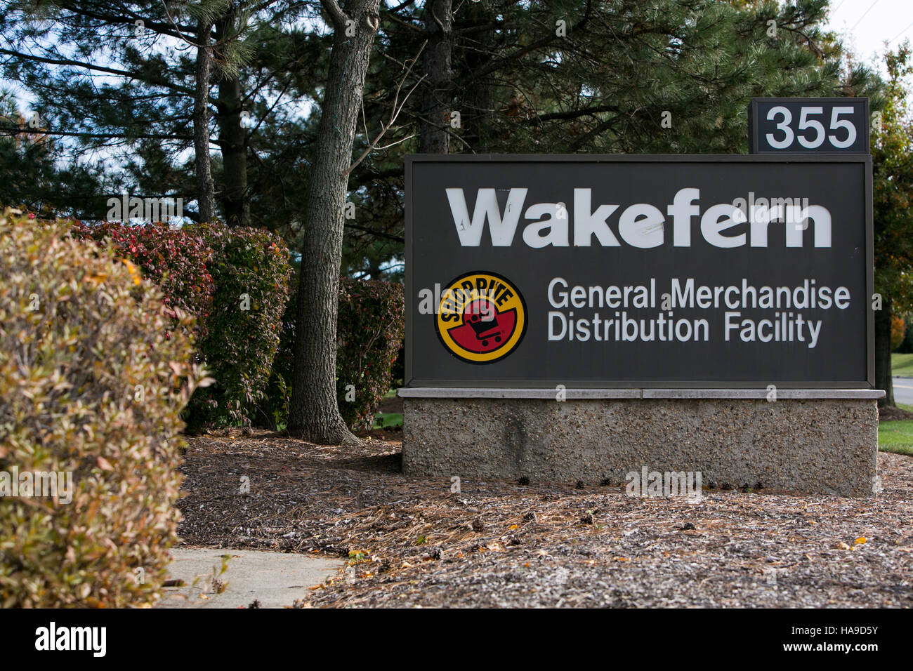 Un logo affiche à l'extérieur d'un établissement occupé par la Wakefern Food Corporation à Monroe Township, New Jersey le 6 novembre 2016. Banque D'Images