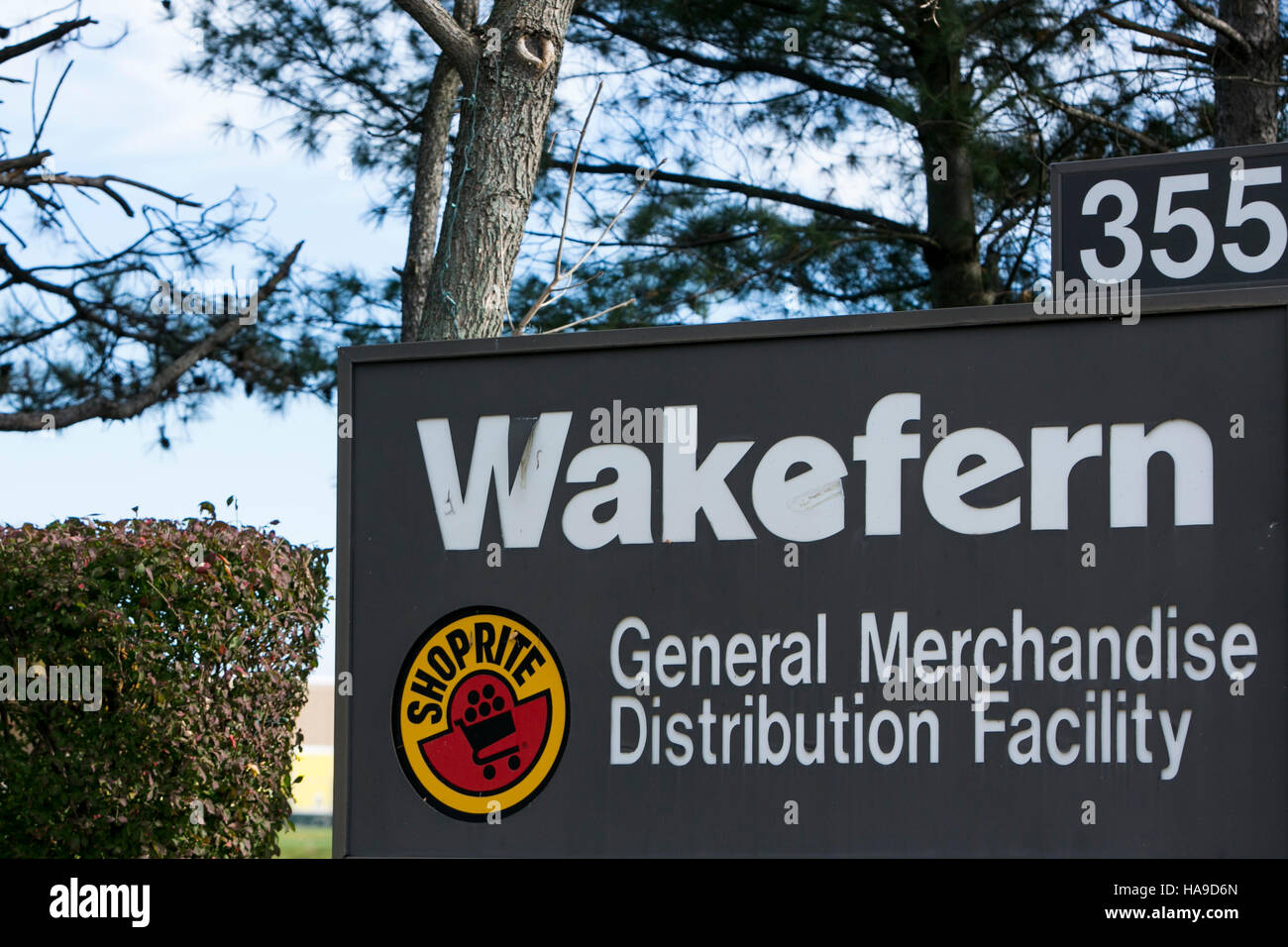 Un logo affiche à l'extérieur d'un établissement occupé par la Wakefern Food Corporation à Monroe Township, New Jersey le 6 novembre 2016. Banque D'Images