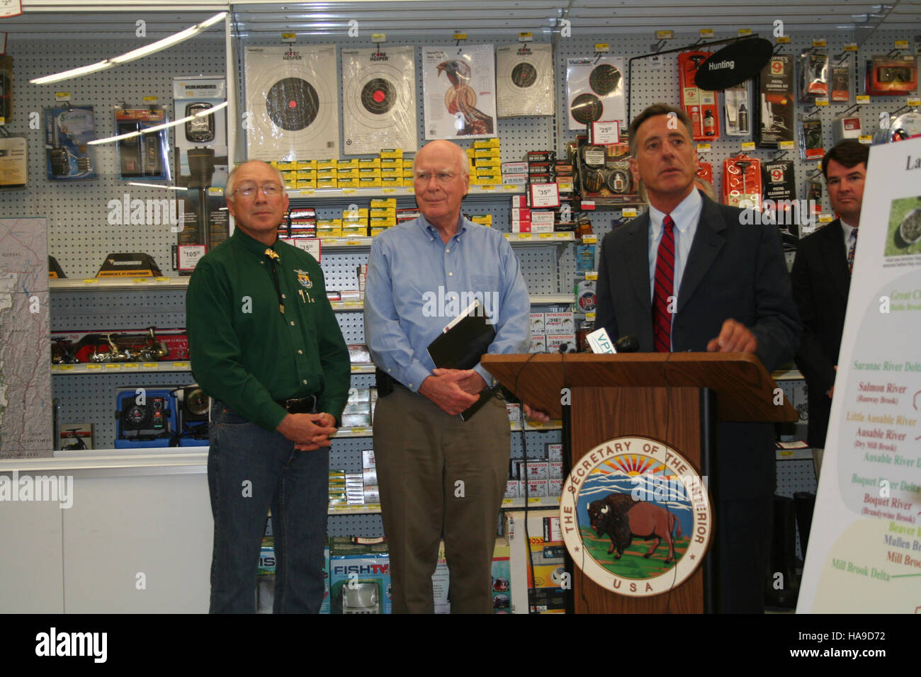 Usfwsnortheast Secrétaire 6049078621 Salazar, le sénateur Leahy et le gouverneur du Vermont, Shumlin Banque D'Images