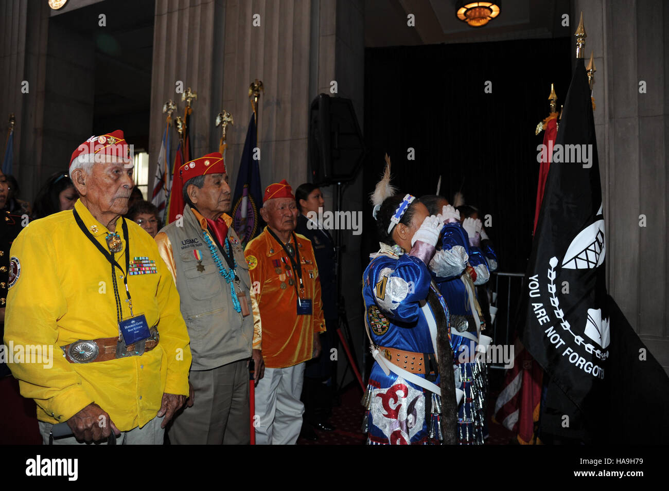 Une image de la Conférence des Nations tribales de la Maison Blanche, mettant en évidence les discussions sur la conservation des parcs nationaux et l'intégration des perspectives autochtones dans la gestion des parcs. Banque D'Images