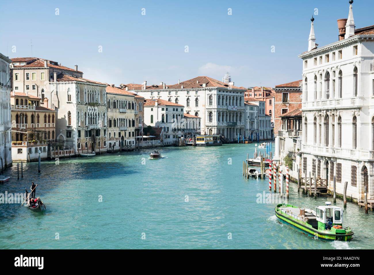 Gondoles sur le Grand Canal, Venise, Italie, Europe Banque D'Images